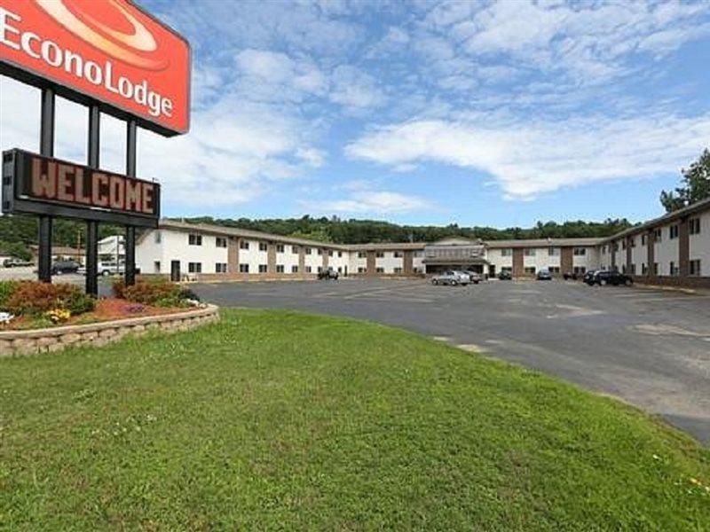 Baymont By Wyndham Iron Mountain Hotel Kültér fotó
