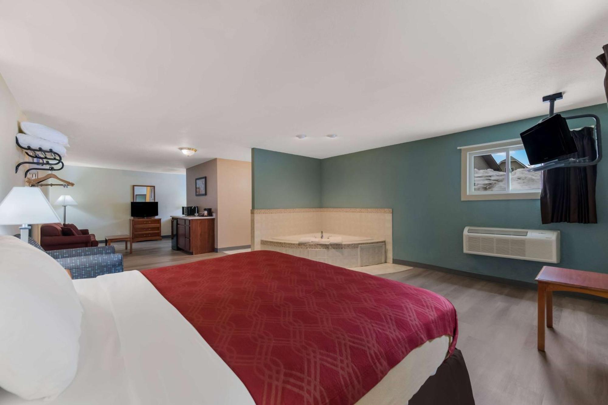 Baymont By Wyndham Iron Mountain Hotel Kültér fotó